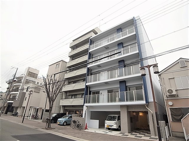 神戸市兵庫区上沢通のマンションの建物外観