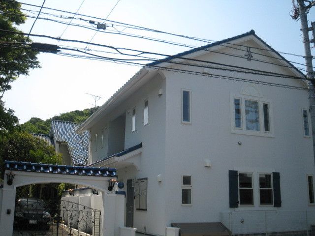鎌倉市小町のアパートの建物外観
