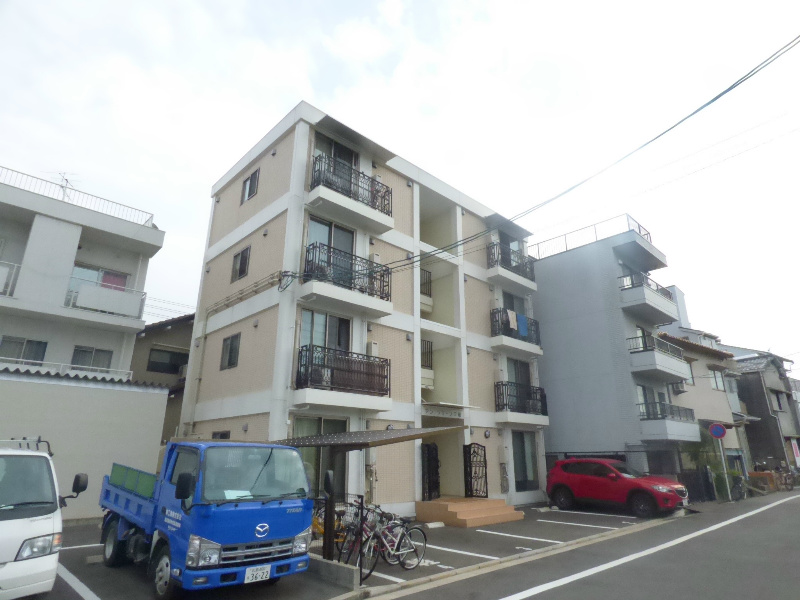 広島市西区三篠北町のマンションの建物外観