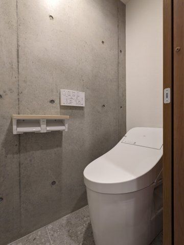 【新宿区西落合のマンションのトイレ】