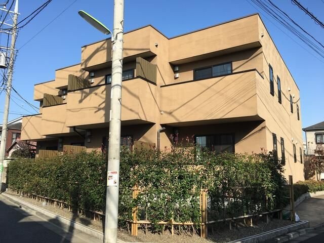 世田谷区北沢のアパートの建物外観