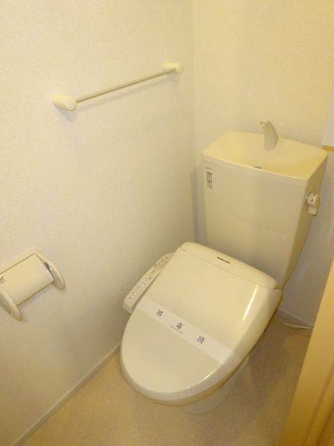 【ラ・ビータ　IIのトイレ】