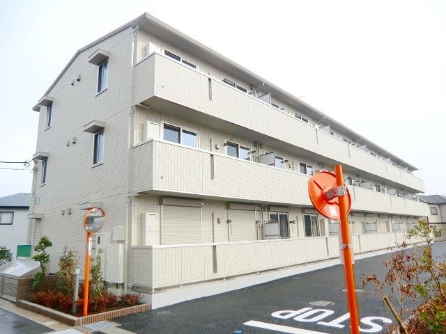 【船橋市前貝塚町のアパートの建物外観】