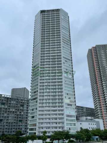 江東区東雲のマンションの建物外観