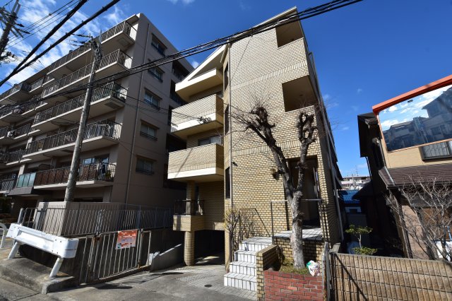 堺市東区高松のマンションの建物外観