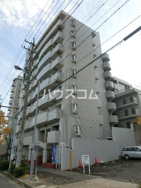 【名古屋市名東区名東本通のマンションの建物外観】