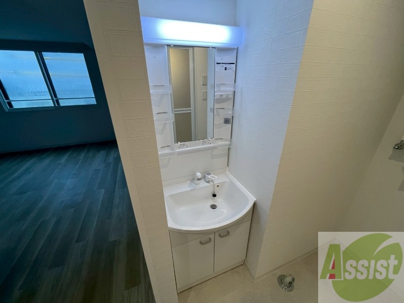 洗面設備　こちらに洗面台があります。朝の洗顔はこちらで。