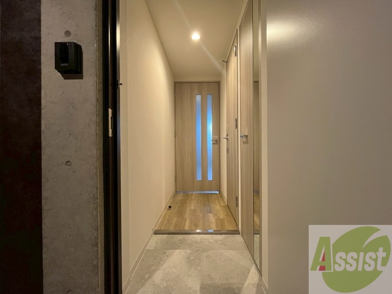 玄関　玄関の様子です。明るい印象ですね。気分もあがりそう。