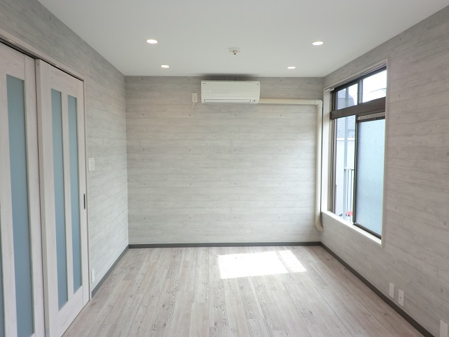 居室・リビング　大規模リフォーム　洋室９帖　日当り良好