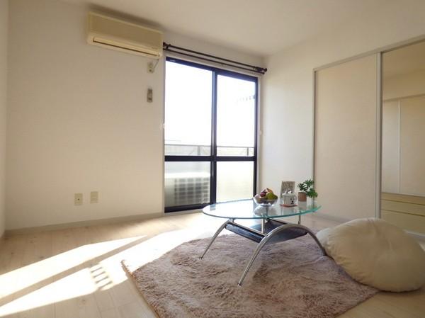 居室・リビング　明るいリビングです☆