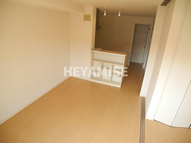 居室・リビング　※室内画像は別号室のもの