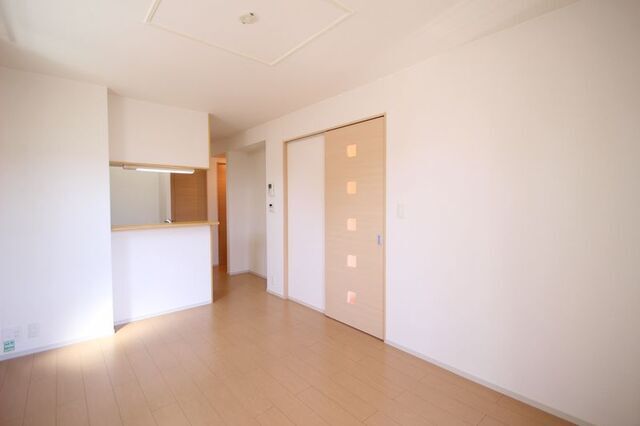 居室・リビング　別号室参考写真の為現状優先となります