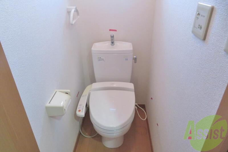 トイレ　トイレはシンプルかつオーソドックスですが清潔感があります。