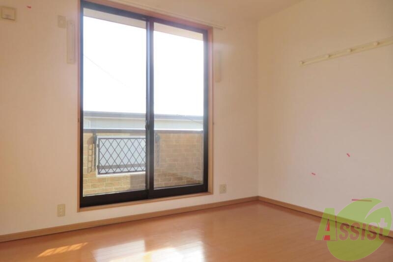 その他部屋・スペース　寝室も広々していてゆったりと休めますね。