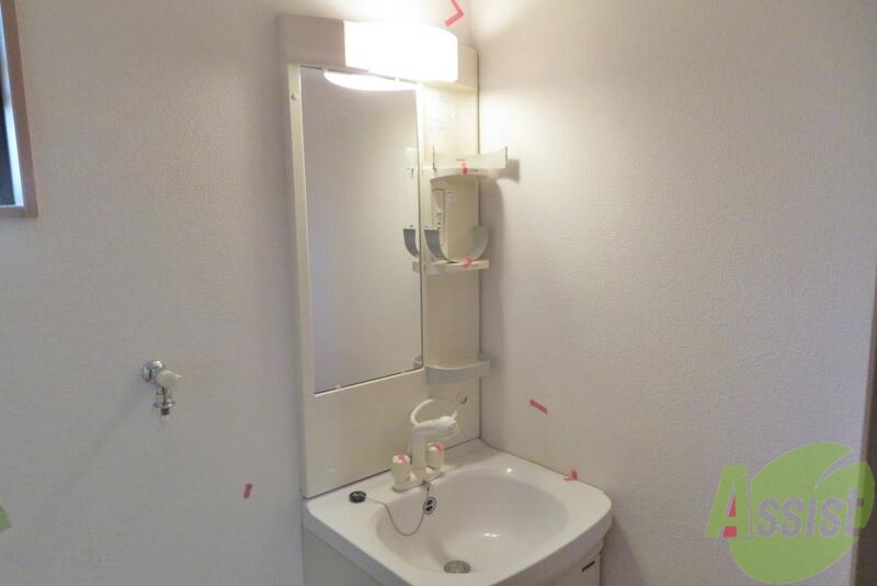 洗面設備　洗面はこちらです。独立していて朝の準備もバッチリＯＫです。