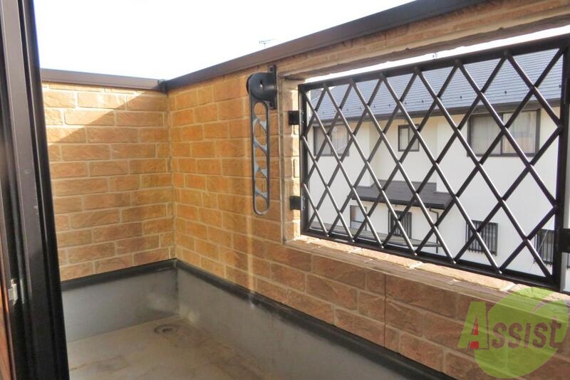 バルコニー　バルコニーは洗濯物もしっかり干せる広さが有って良い感じです。