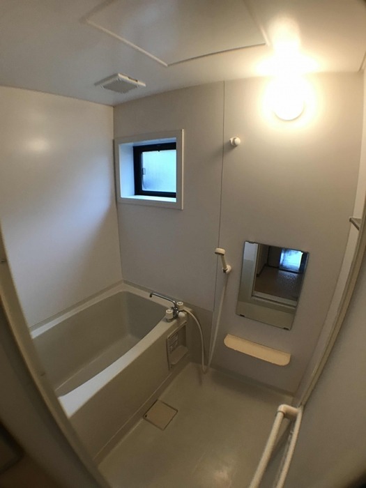 バス・シャワールーム　ゆったりおくつろぎいただける浴室です。