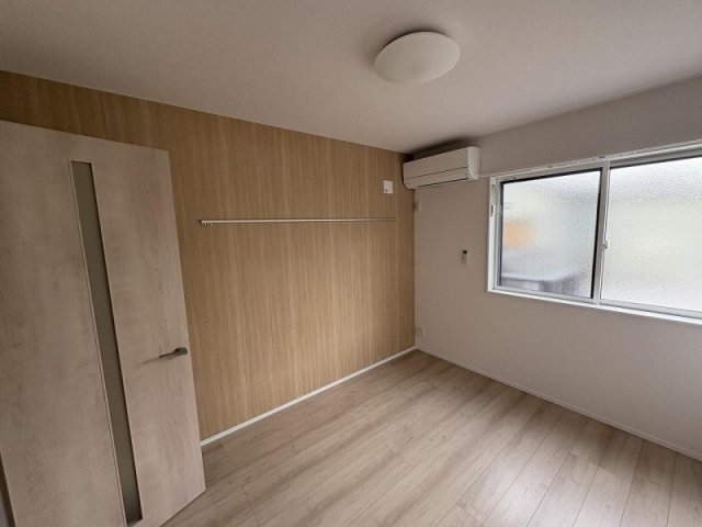 居室・リビング　同一仕様。