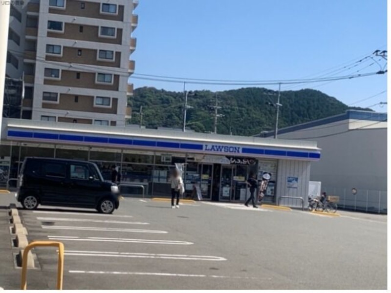 コンビニ　ローソン福岡今宿東二丁目店（コンビニ）まで659m