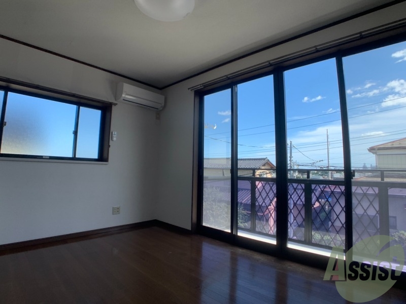 居室・リビング　６帖のリビングです。広々としていますね。