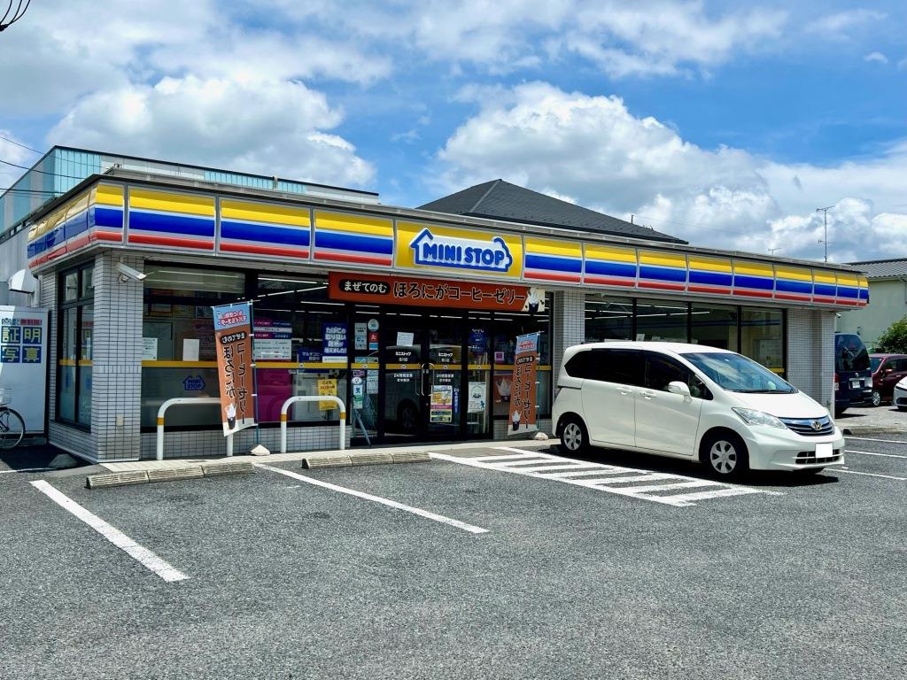 コンビニ　ミニストップ 吉川店（コンビニ）まで445m