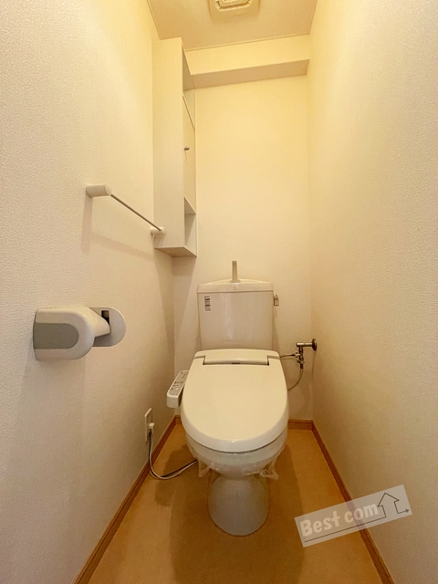 トイレ　温水洗浄便座付き♪