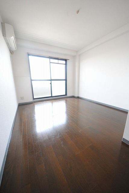 居室・リビング　写真は６０３号室