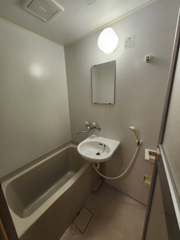 バス・シャワールーム　お風呂です