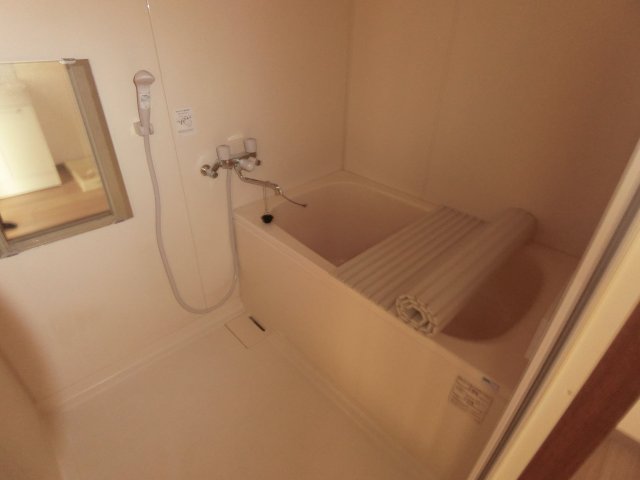 バス・シャワールーム　他のお部屋の参考写真となります。