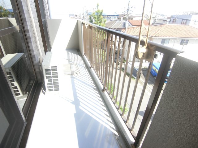 バルコニー　他のお部屋の参考写真となります。