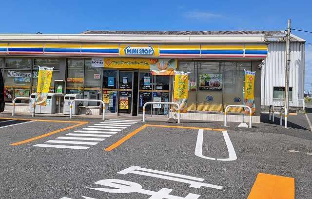 コンビニ　ミニストップ木更津中里1丁目店（コンビニ）まで317m