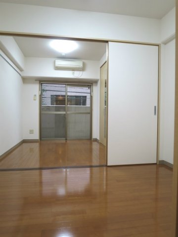 居室・リビング　※別部屋の参考写真となります※現況優先※