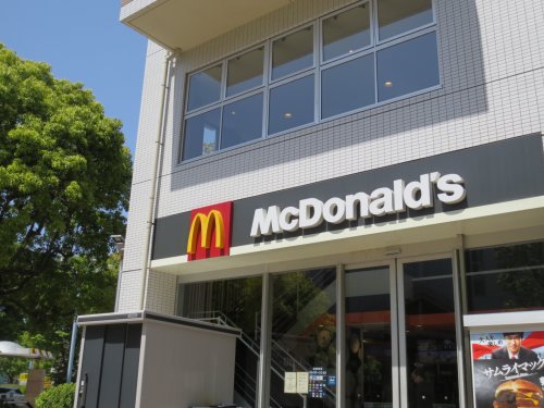 飲食店　マクドナルド 仲町台駅前店（飲食店）まで639m