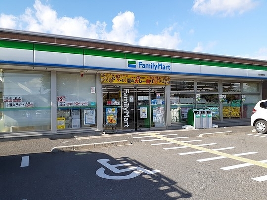 コンビニ　ファミリーマート越谷相模町店（コンビニ）まで750m