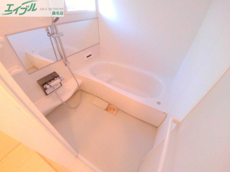 バス・シャワールーム　同型反転参考写真