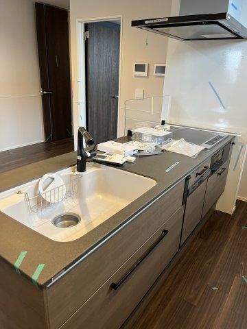 キッチン　リビングには床暖房付きで冬も暖かく過ごせます♪