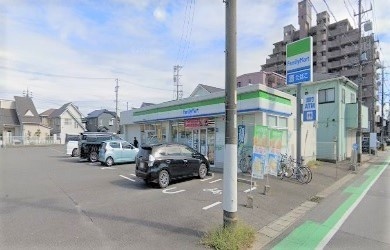 コンビニ　ファミリーマート東浦生路店（コンビニ）まで312m