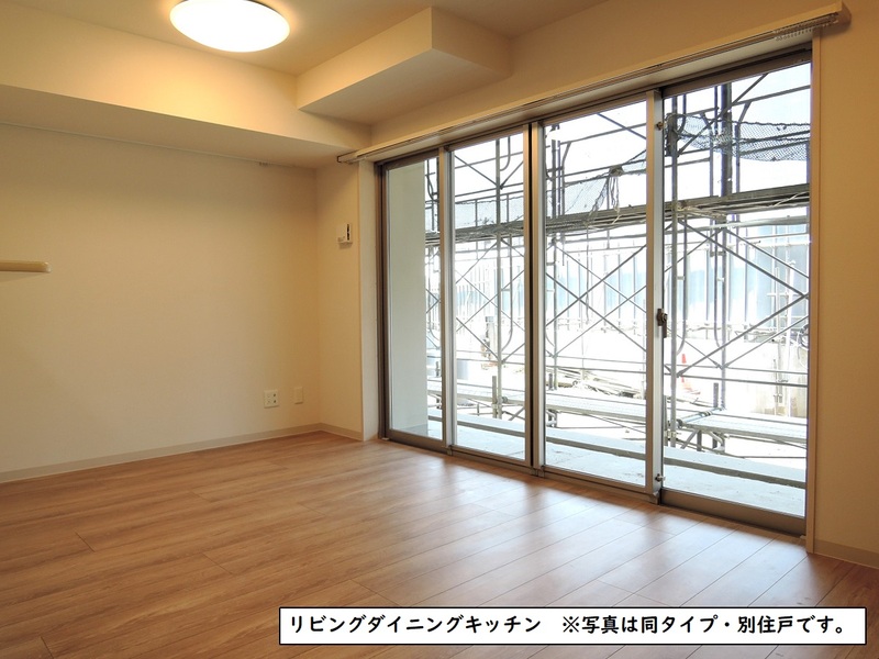 居室・リビング　開放感のあるゆったりとしたお部屋です♪
