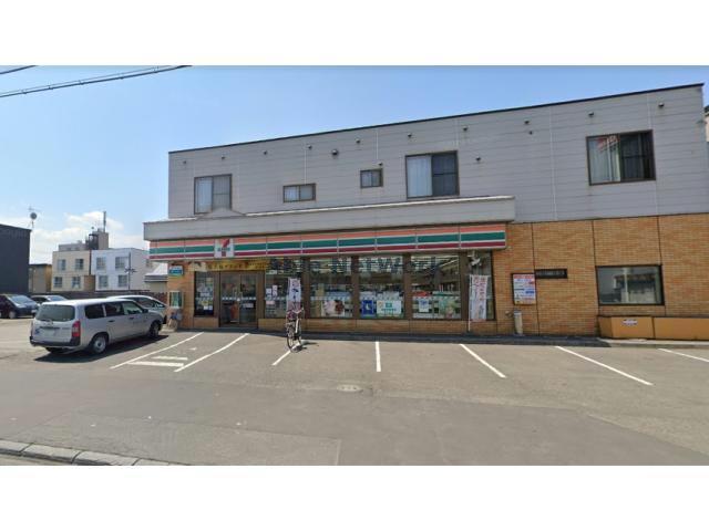 コンビニ　セブンイレブン札幌北32条店（コンビニ）まで180m