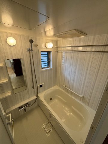 バス・シャワールーム　同物件別部屋写真