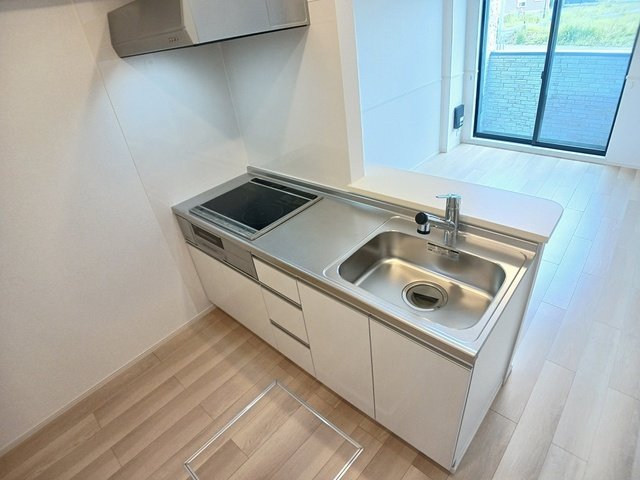 キッチン　コンパクトなキッチンで掃除もラクラク