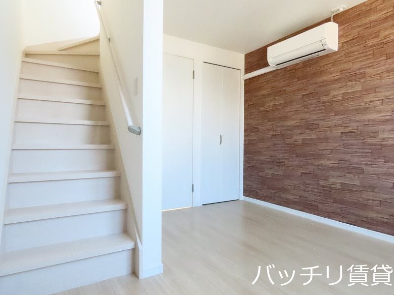 居室・リビング　同型タイプの為、現状を優先いたします。