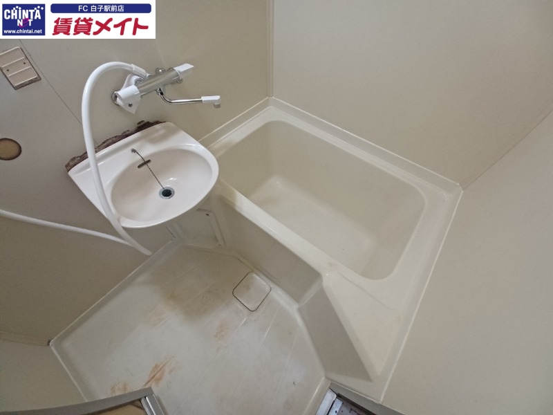 バス・シャワールーム　同物件別部屋の写真