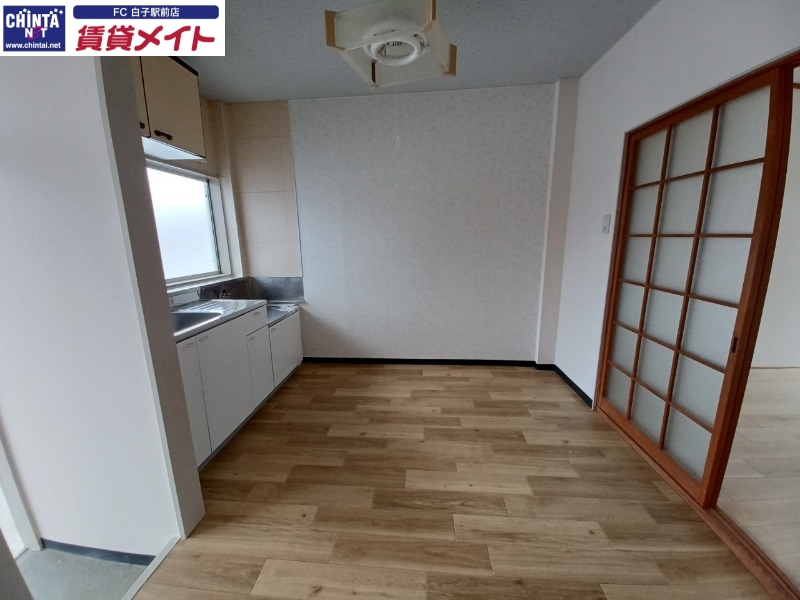 居室・リビング　同物件別部屋の写真