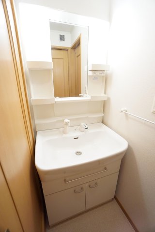 洗面設備　※同タイプの写真です。