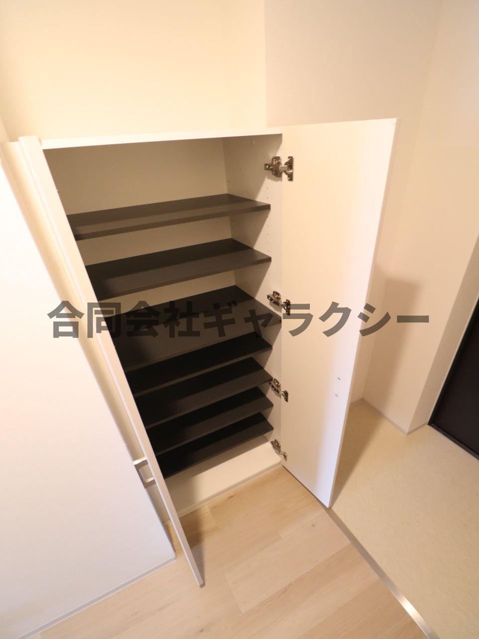 玄関　シューズボックス付きの玄関