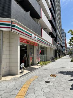 コンビニ　セブンイレブン 大阪元町1丁目店（コンビニ）まで64m