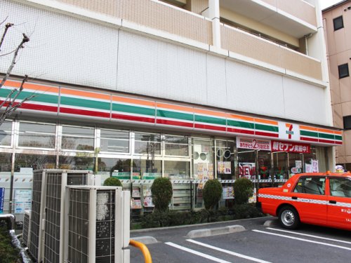 コンビニ　セブンイレブン 北区滝野川3丁目店（コンビニ）まで458m