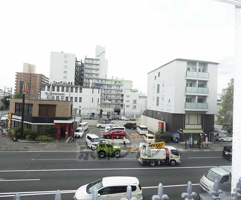 眺望　大通り沿いで安心