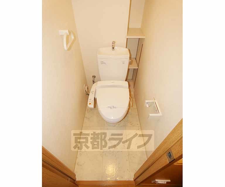トイレ　ウォシュレットつき